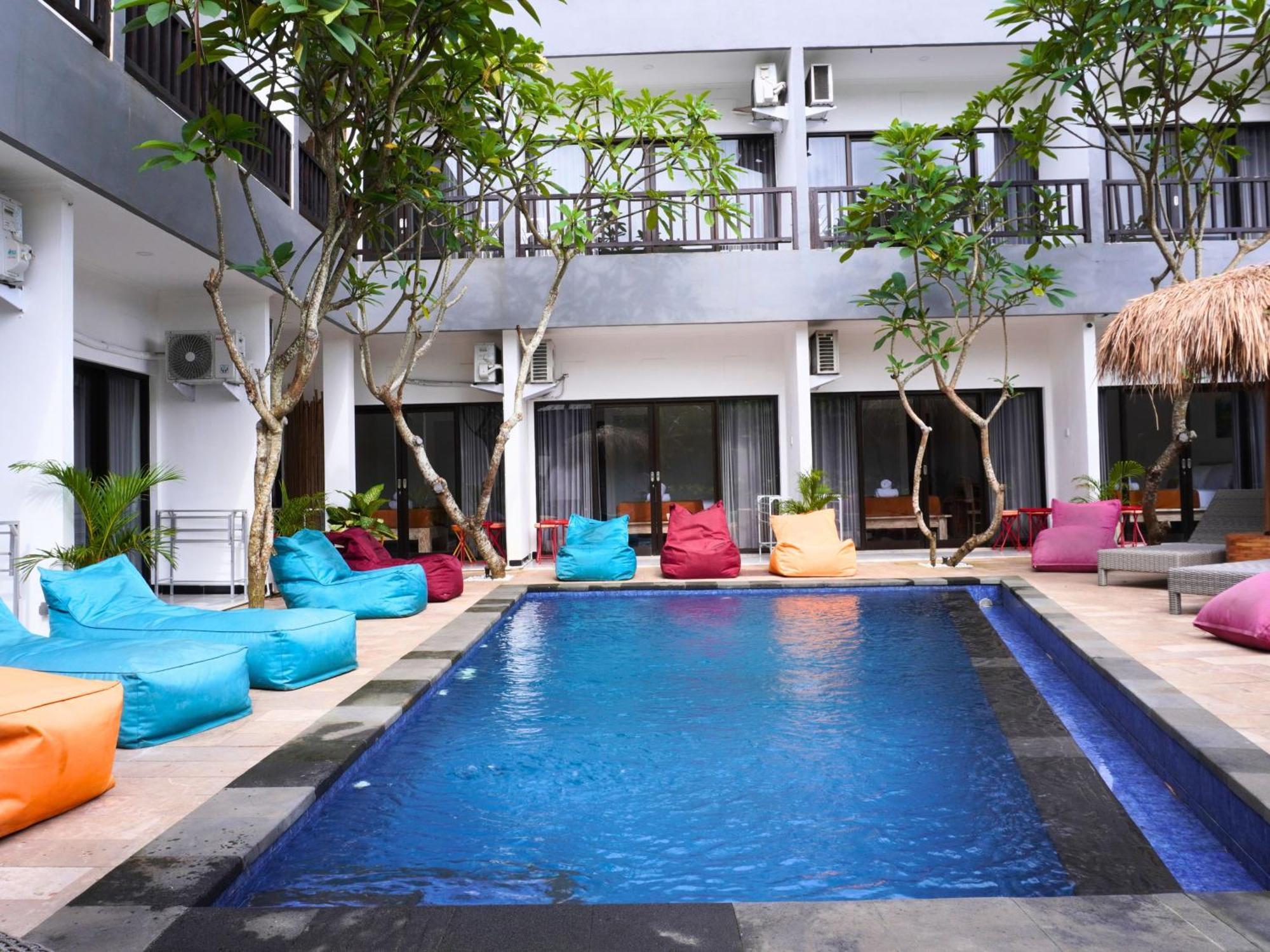 Summer Of Surf Hostel Uluwatu Ungasan Eksteriør bilde